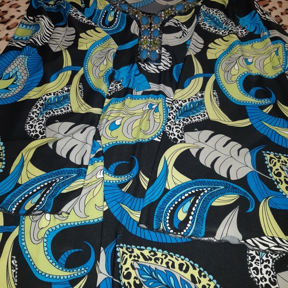 Top - Picture 2 of 2